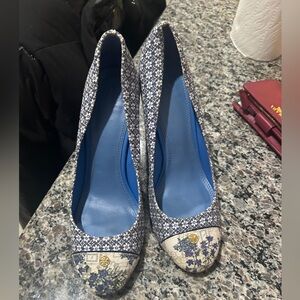 Tory Burch Blue Floral Block Heels Sz 10